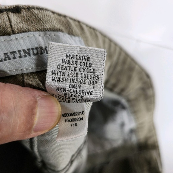 Chico's Platinum Denim Ultimate Fit Slim Leg Jeans Women's Size 1 Short Tan - Picture 7 of 9